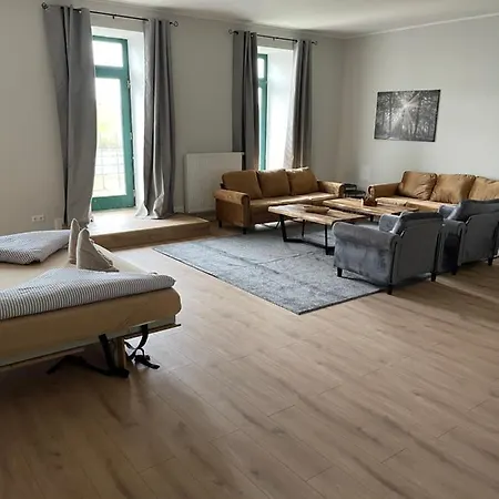 Grosses, Neu Eingerichtetes Mit Weitblick In * Neu Gaarz